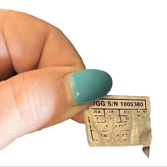 UGG Women's Becket Black Leather Boots 1005380 Moto - Picture 7 of 7